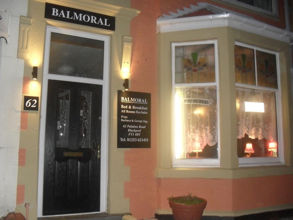 Balmoral Guest House Blackpool Bagian luar foto