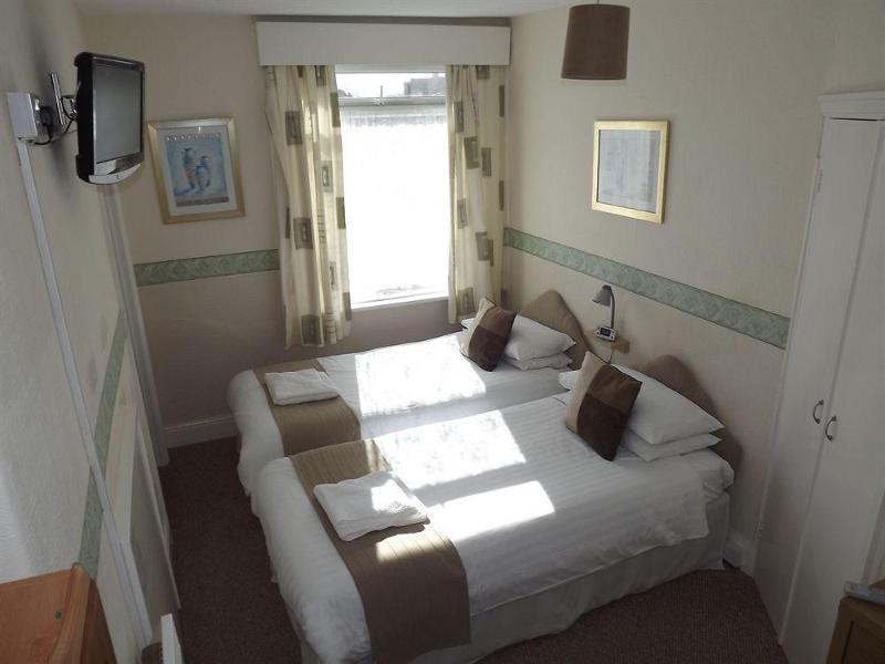 Balmoral Guest House Blackpool Bagian luar foto