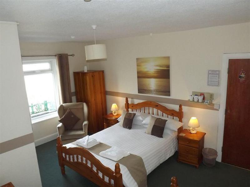 Balmoral Guest House Blackpool Bagian luar foto