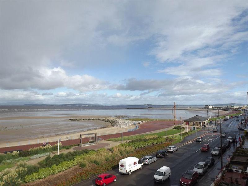 Balmoral Guest House Blackpool Bagian luar foto