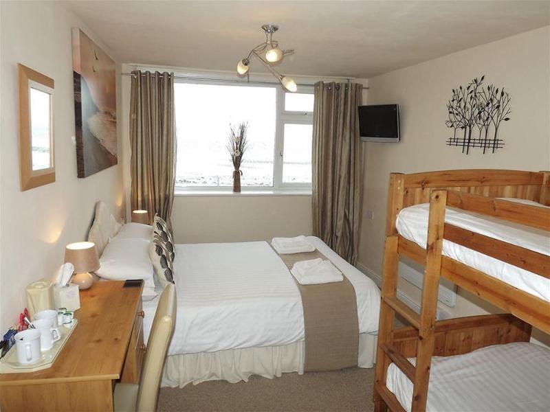 Balmoral Guest House Blackpool Bagian luar foto